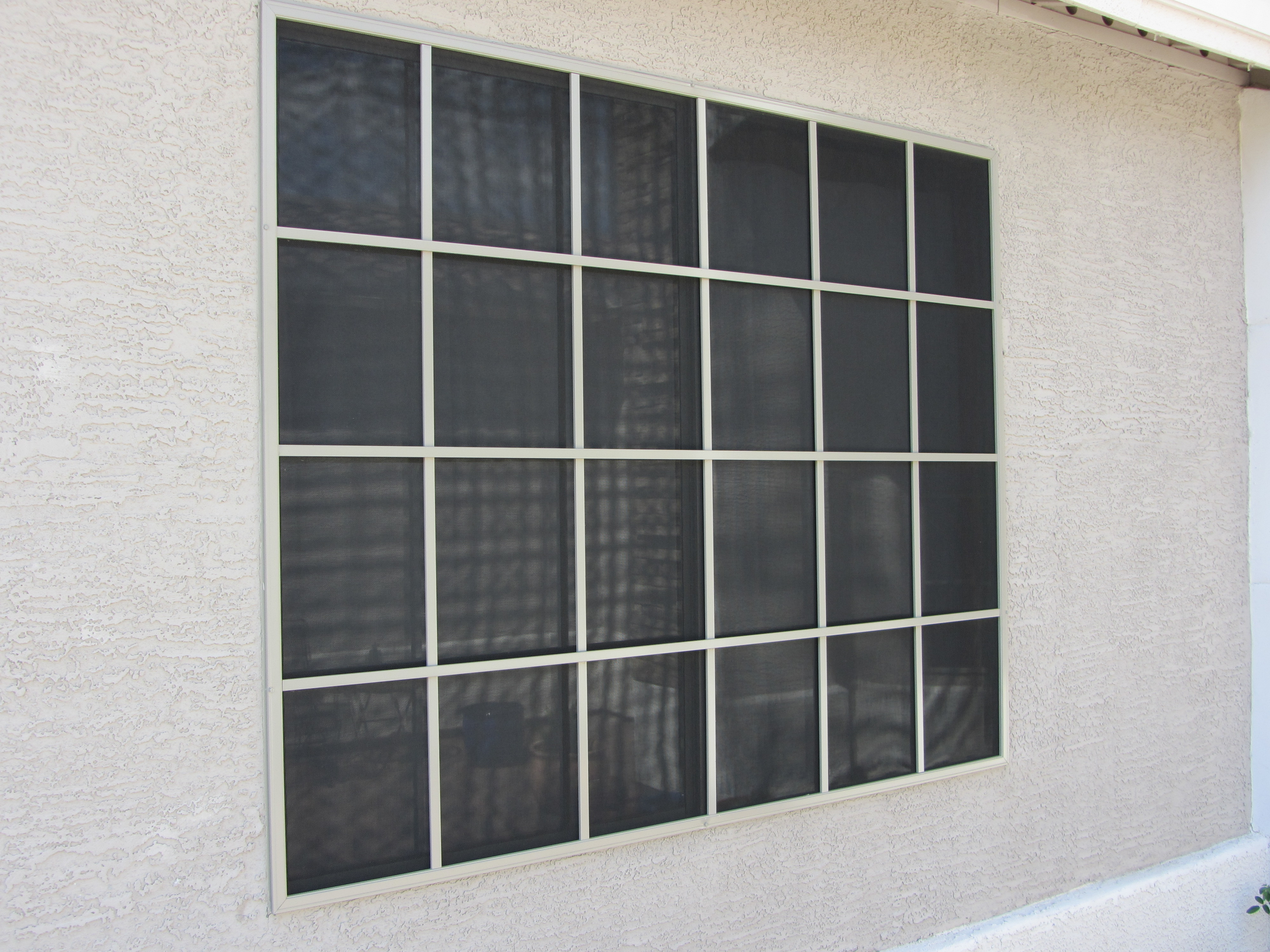 Shade Screen w/ Colonial Grids